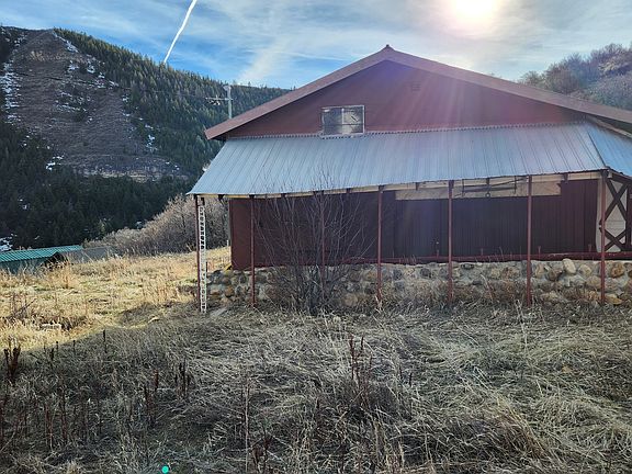 3rd image of 960 Wide Hollow Rd #9