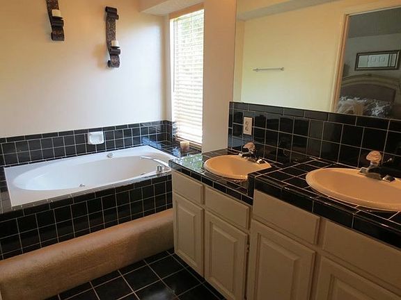 5th image of 805 Wynnpage Ln