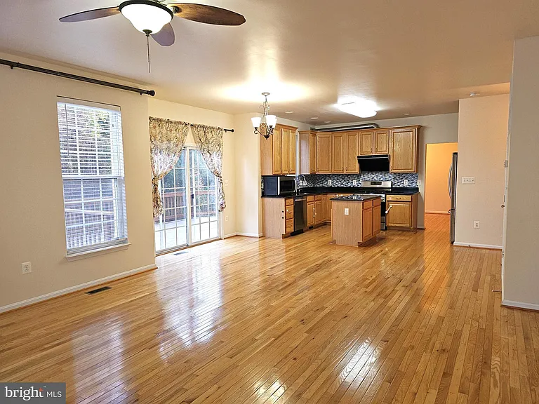 6125 Hot Spring Ln — Photo 8
