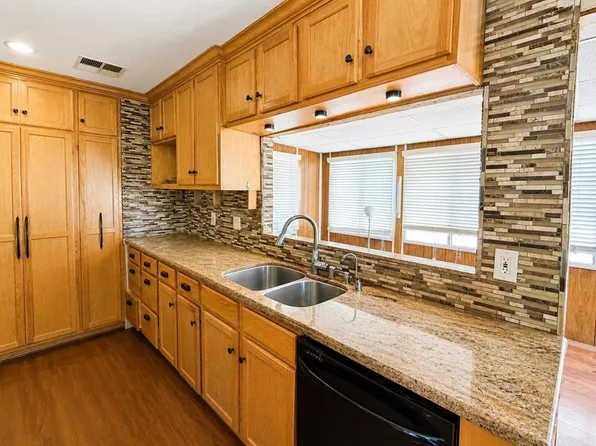 7114 San Bartolo St, Carlsbad, CA 92011