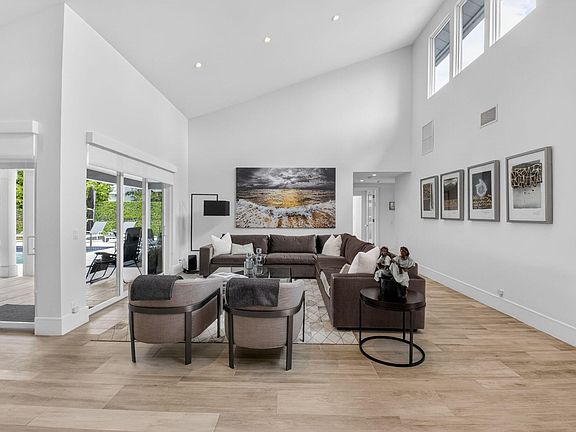 4th image of 17646 Scarsdale Way