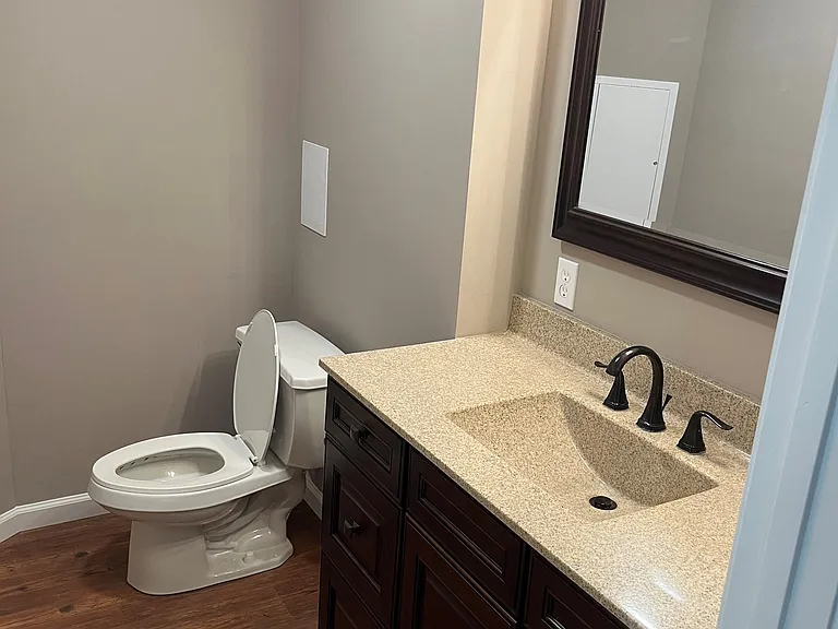 1027 Chesterfield Dr — Photo 17