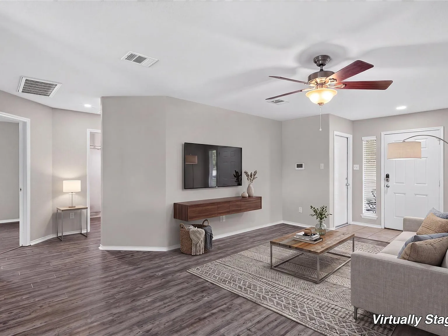 3 bed, 2.0 bath, 1304 sqft, $1,900 — Photo 4