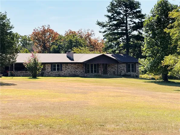 6104 N Highway 71, Alma, AR 72921