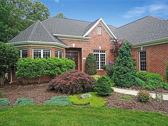 3rd image of 2505 Hillsdale Forest Ct