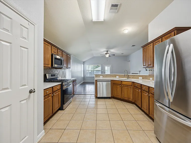 3813 Bandice Ln — Photo 6