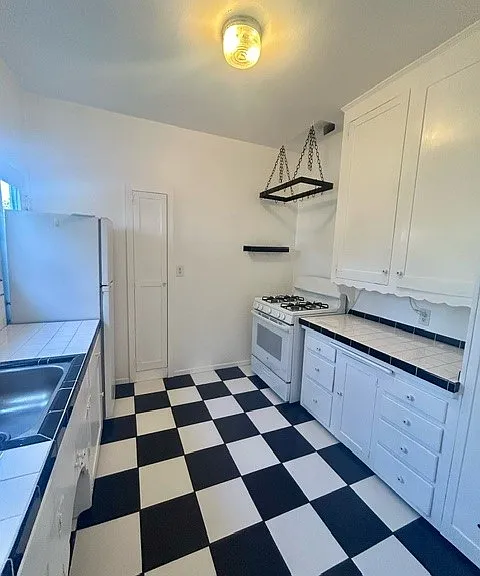 2448 Adams Ave #6 — Photo 19