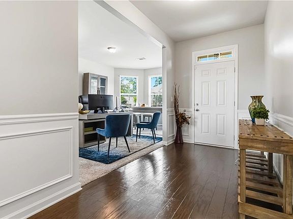 4th image of 520 Coventry Way