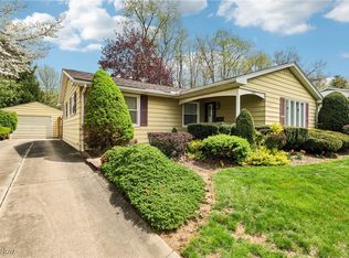2263 Hoch Dr, Cuyahoga Falls, OH 44221