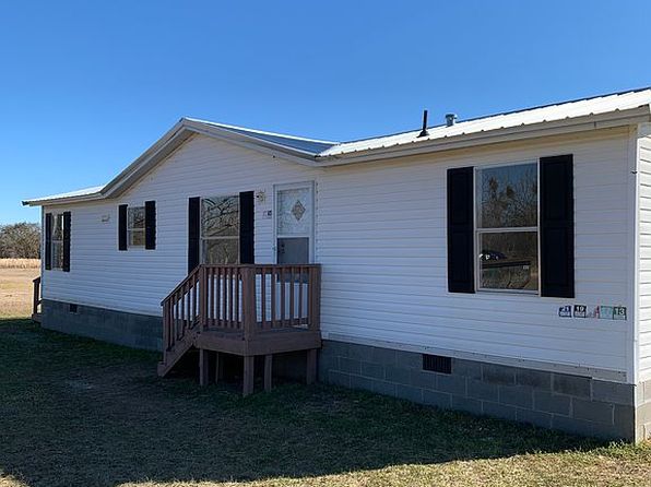 28 Riverside Dr