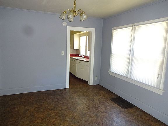 4th image of 2319 Mulberry St