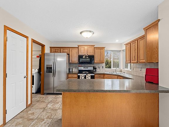 3rd image of 8205 E Sommerset Dr