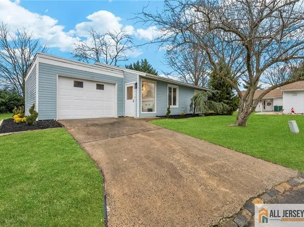 113 Indigo Plz, Monroe Township, NJ 08831