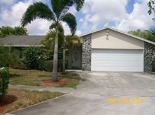 5695 Autumn Ridge Rd, Lake Worth, FL 33463