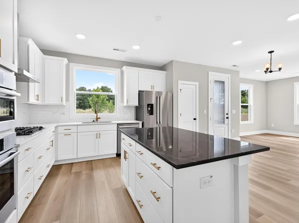 3135 White Rail Dr, Fuquay Varina, NC 27526