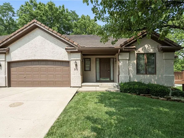 99 The Woodlands Dr, Kansas City, MO 64119