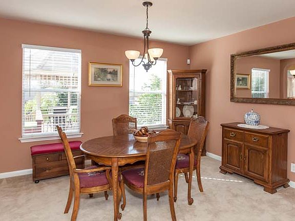 3rd image of 1007 Magnolia Crst