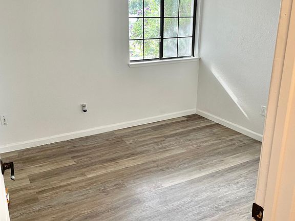 5th image of 2889 Shasta Dr