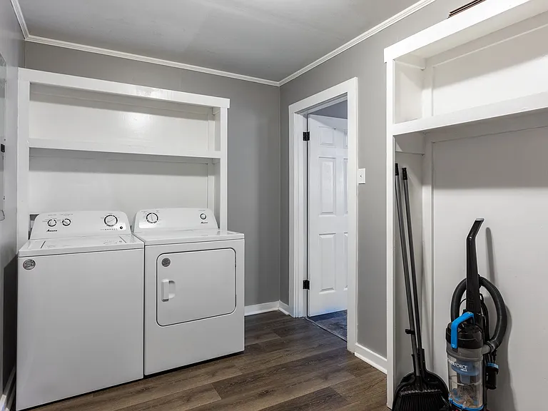 860 Davis St — Photo 27