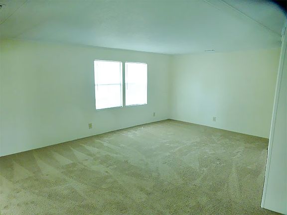 4th image of 388 Monterey Dr