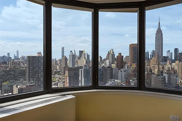 Rented by Domus Realty | media 17