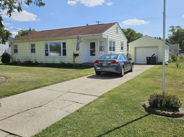 851 Crescent Dr, Urbana, OH 43078