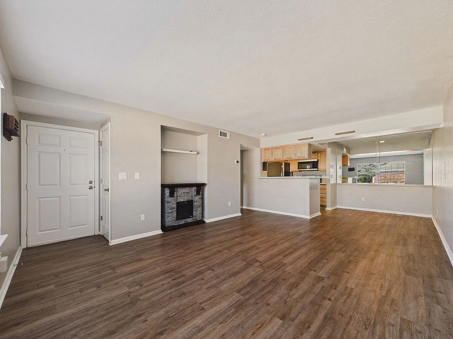 Come see this gorgeous apartment in the Denver Tech Center! — Photo 3
