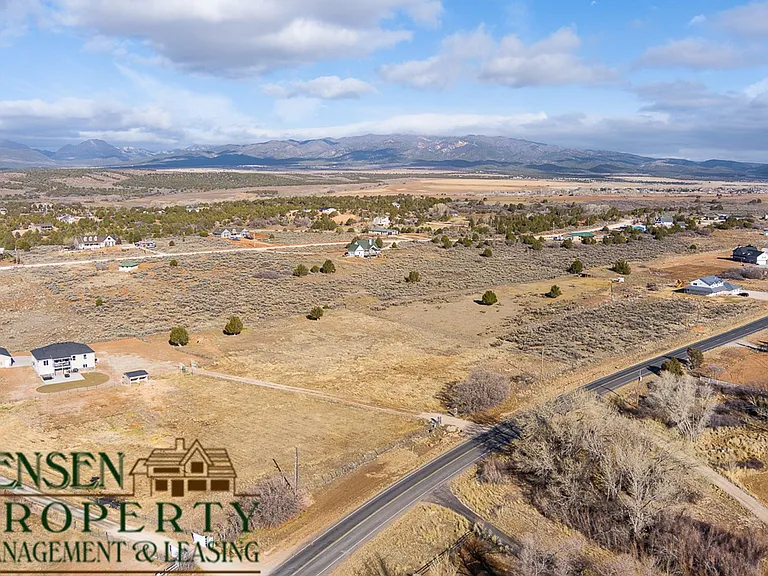 1784 S Old Highway 91 — Photo 22