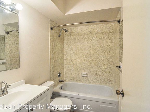 2nd image of 541 Morse Ave APT A