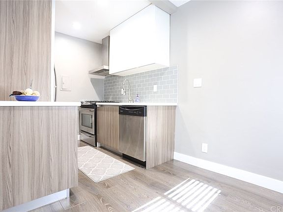 3rd image of 1757 N Kingsley Dr APT 106