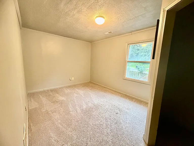 1133 Wade St — Photo 8