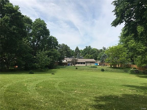 4th image of 263 Meyer Ave