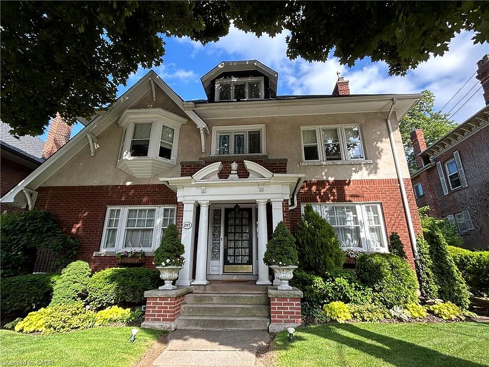 1st image of 247 Macnab St S