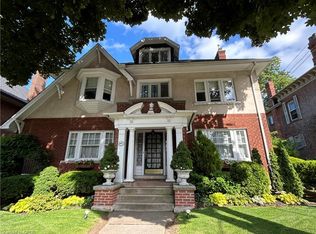 247 Macnab St S, Hamilton, ON