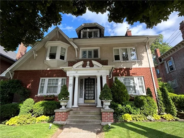 247 Macnab St S, Hamilton, ON L8P 3E2