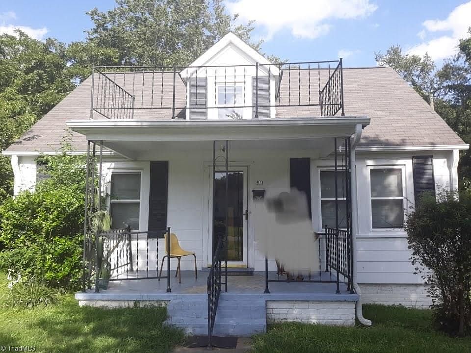 1st image of 401 Lincoln St