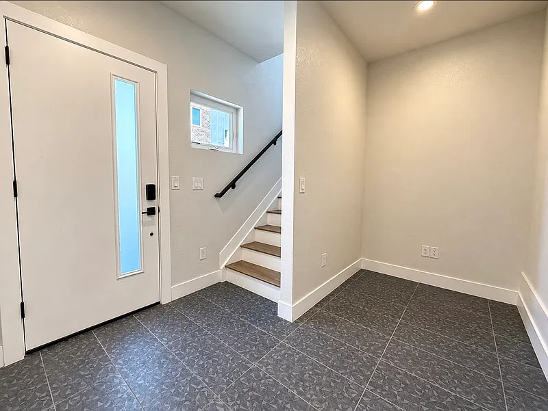 2 bed, 2.0 bath, 1400 sqft, $2,895 — Photo 2