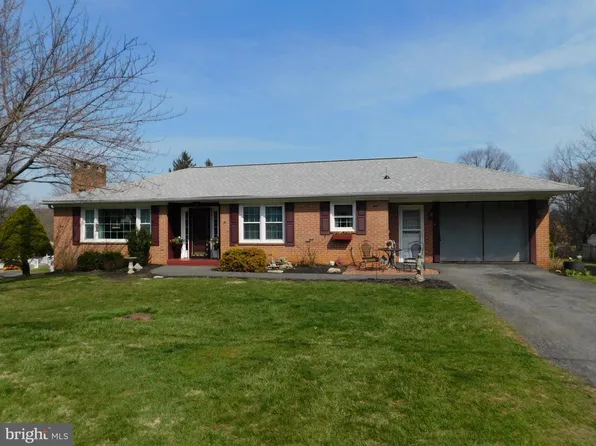 15253 Ressler Ln, Blue Ridge Summit, PA 17214