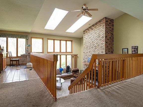 4th image of 1815 Royal Oaks Dr