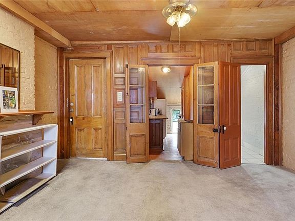 5th image of 710 Royal St #5
