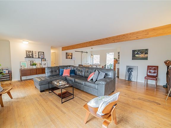 5th image of 1141 Eastwood Dr