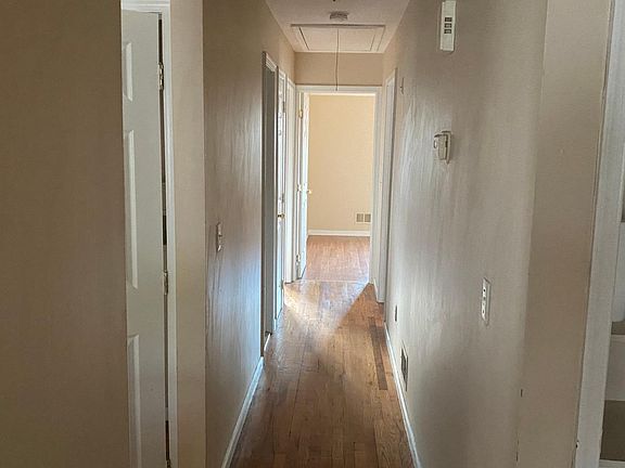 4th image of 38 Mersereau Ave