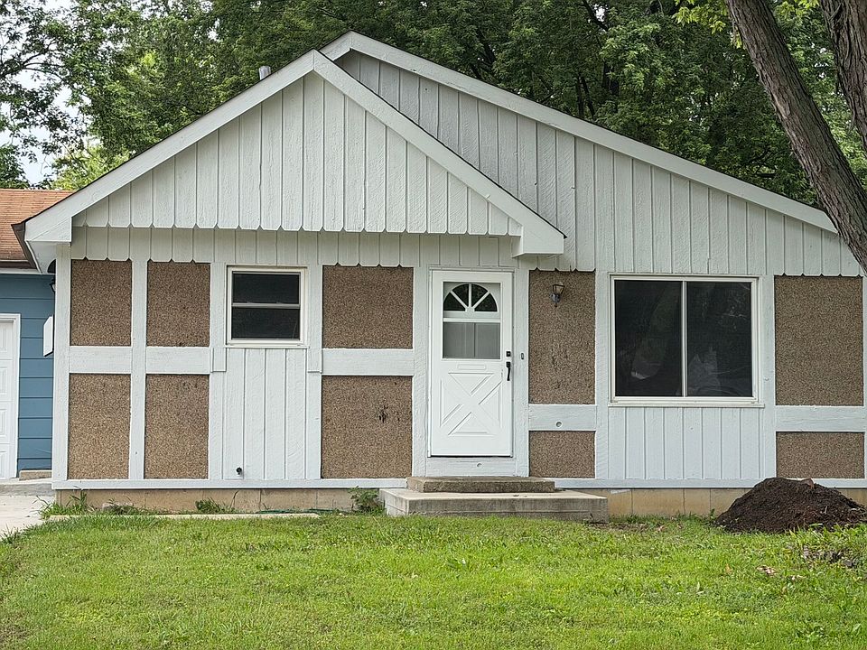 1st image of 1900 Longmeadow Dr