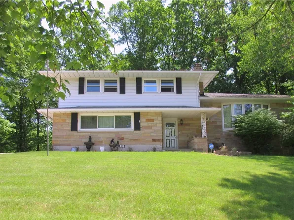 859 Wellmon St, Bedford, OH 44146