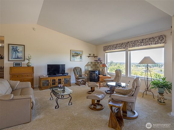 5th image of 71 Onyx Lane
