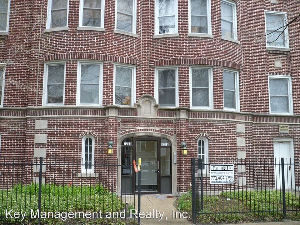 1st image of 1206-08 W Roscoe St #1208