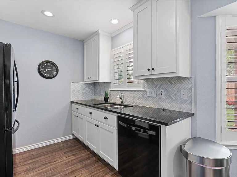 226 Claris Ln — Photo 10