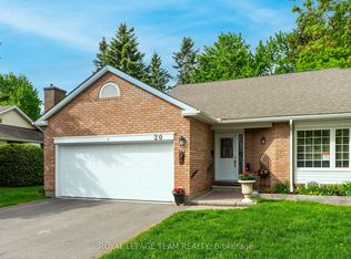 20 Grand Harbour Ct #30, Ottawa, ON K2S 1H2