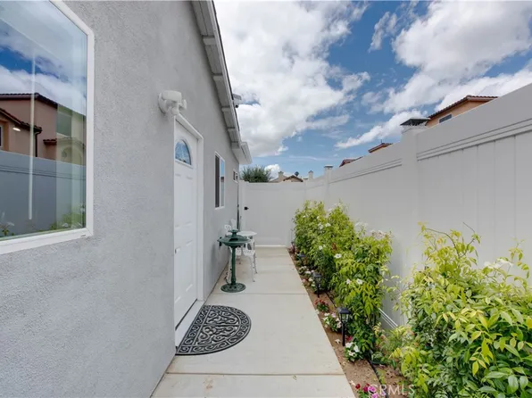 7321 Kelvin Ave, Winnetka, CA 91306