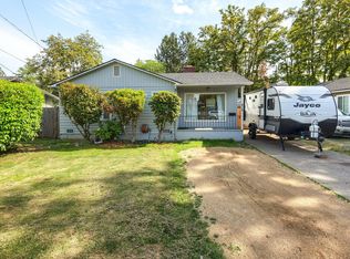 818 E 9th St, Medford, OR 97504